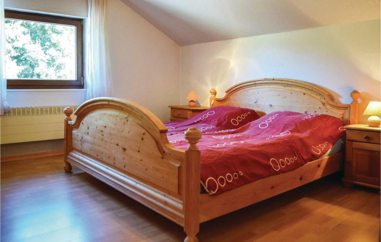 Cozy Home In Sellerich With Kitchen Екстер'єр фото